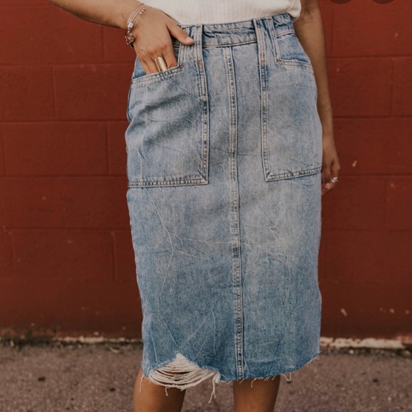 Free People Dresses & Skirts - FREE PEOPLE ELISA DENIM PENCIL SKIRT Sz 0